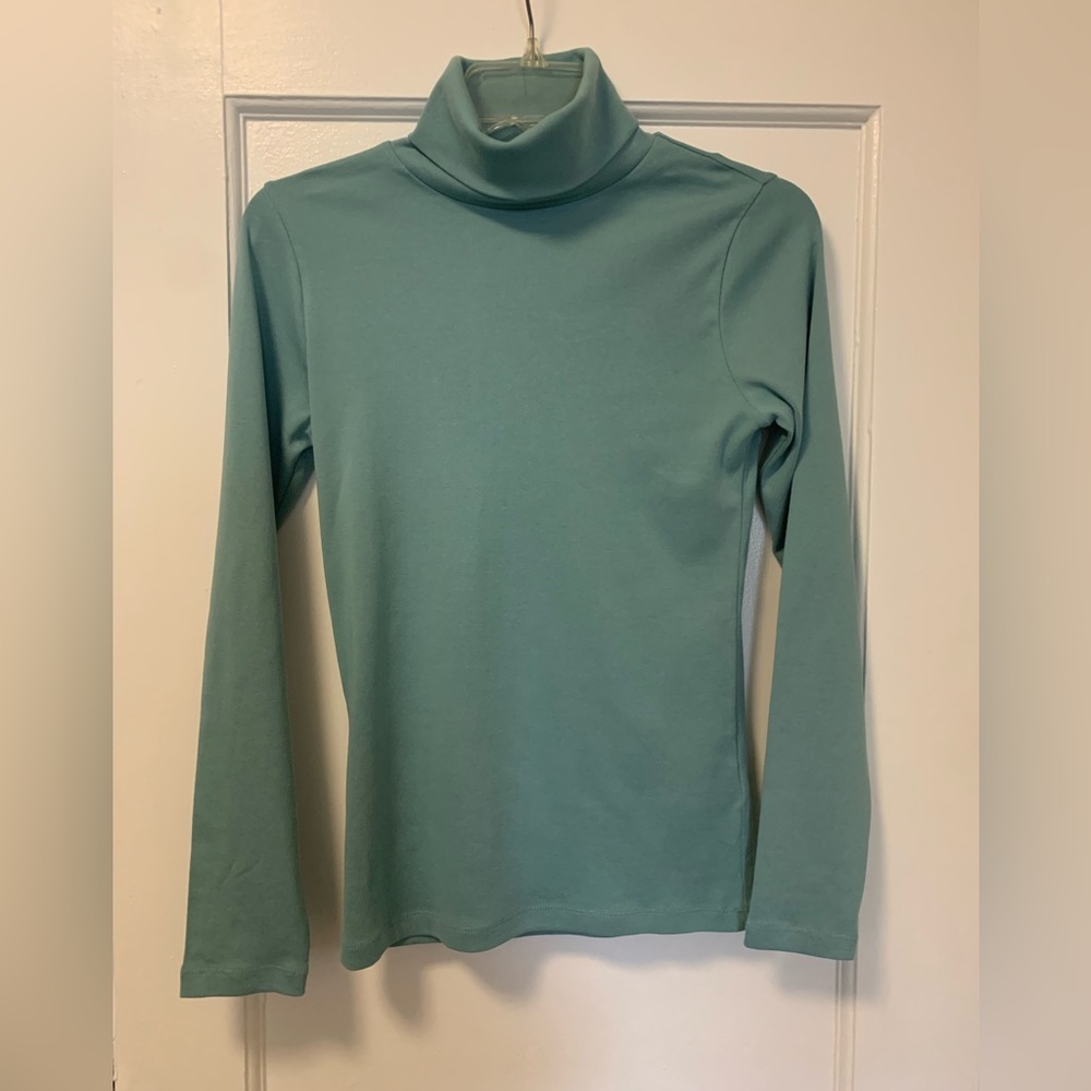 J Crew women’s turtleneck, New with tags.